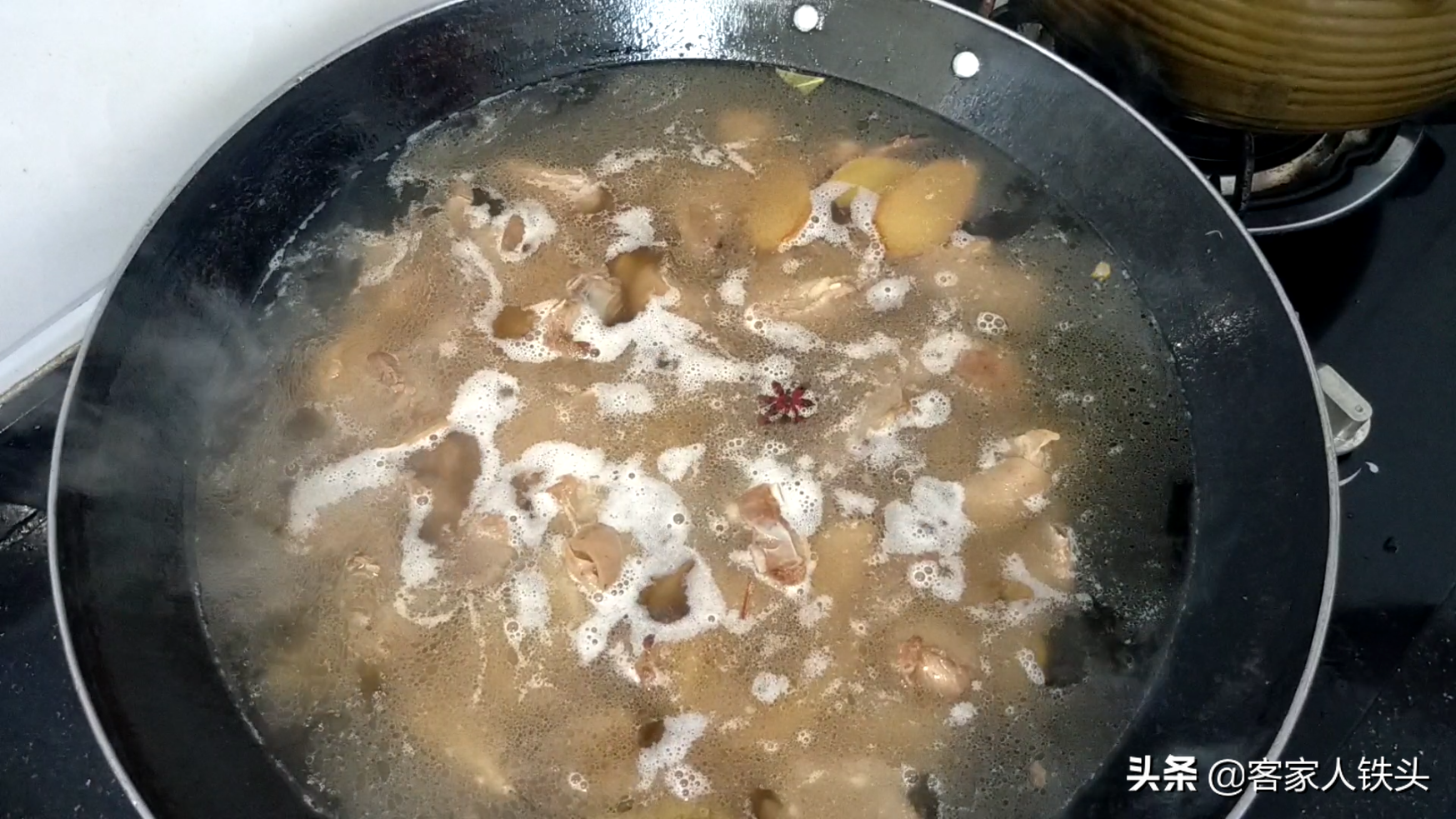 天冷，给家人做一锅特色羊肉，好吃又暖身，配料做法都简单，真香