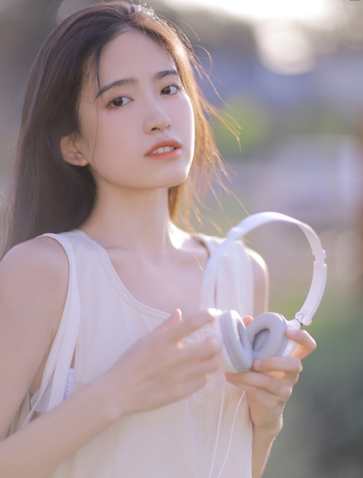 女生拍摄写真照,8个姿势解锁你的不同美,你有用过吗?