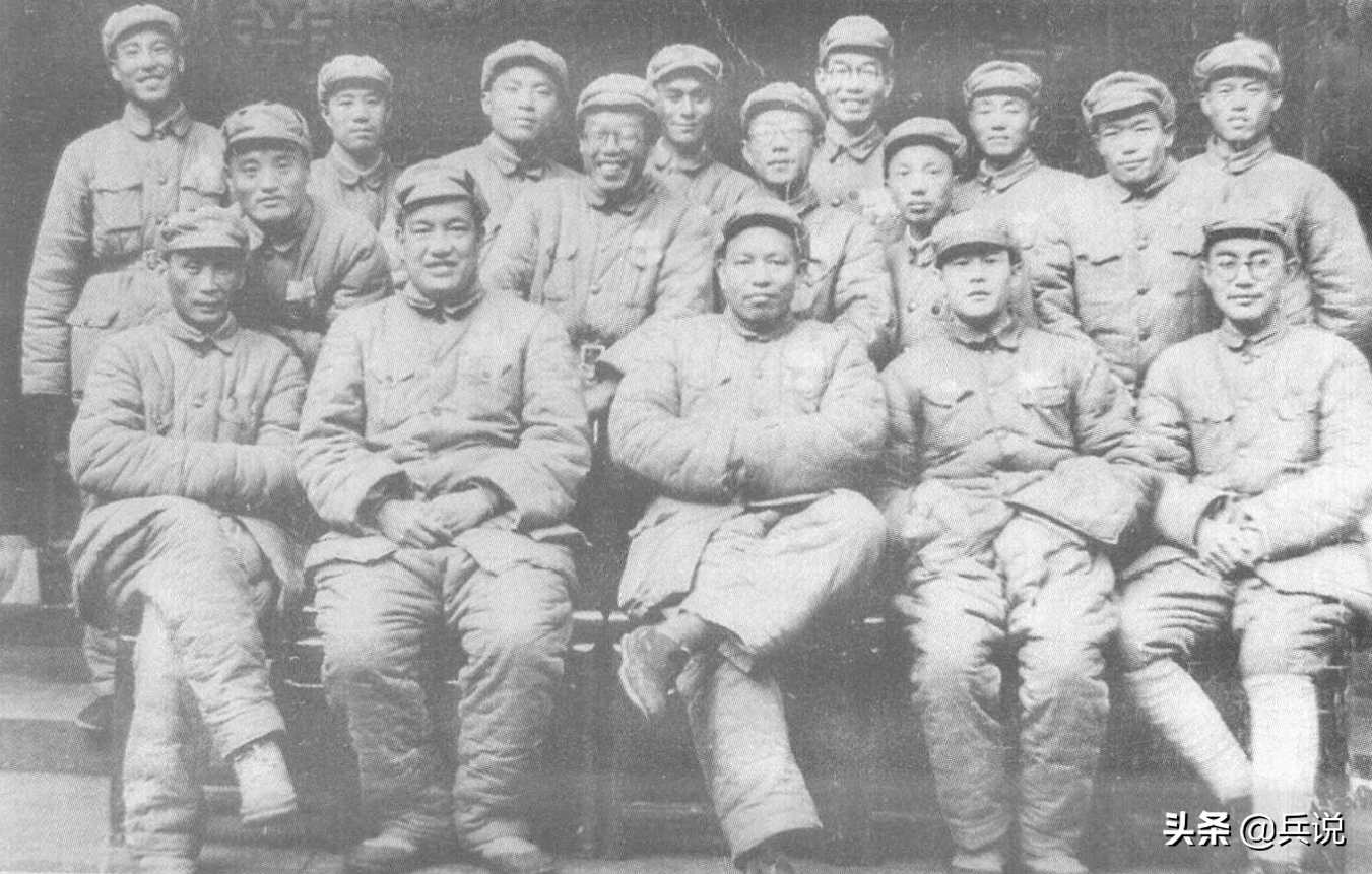 丁秋生拒绝当学校政委，谭政三次谈话未果，给予严重警告处分