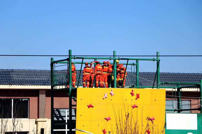 平凉森林消防：综合应急救援训练火力全开