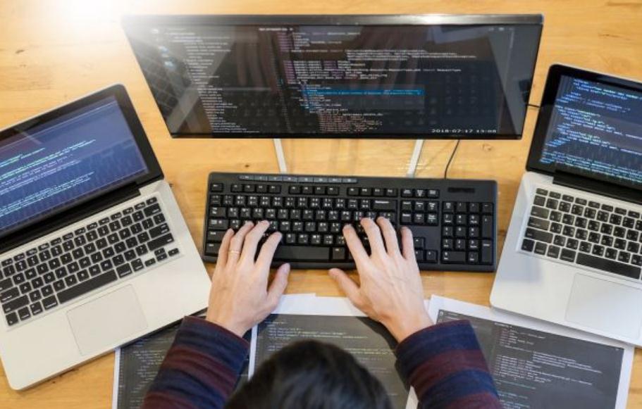 女生想学“计算机专业”，应该选计科还是软工？就业率告诉你