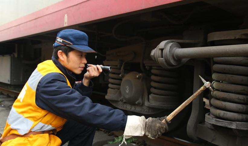 在铁路方面有发展的5个专业，待遇好薪水高，毕业或能端起铁饭碗