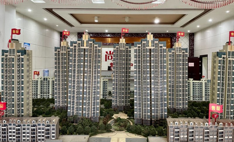 “陪读小镇”上，那些被高考神话捆绑的妈妈们