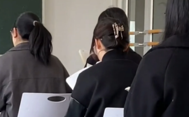 有一种“发型”叫做女大学生，后面看是大妈，前面看是韩流时尚