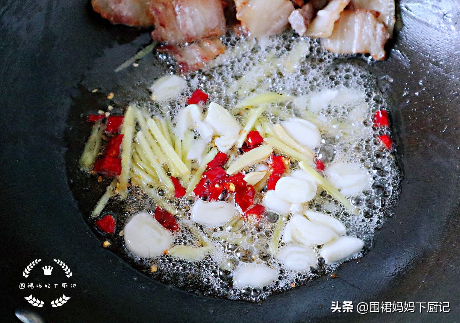 天热没胃口，试试这道菜，豆角软香弹牙，肉片肥而不腻，好吃下饭