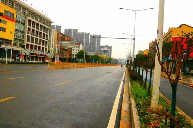 城市不再冰冷，而是有了温度，烟火气温暖城市