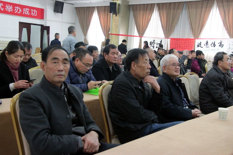 刘顺虎：远瞻红日染秋色 近看墨翁画腊梅