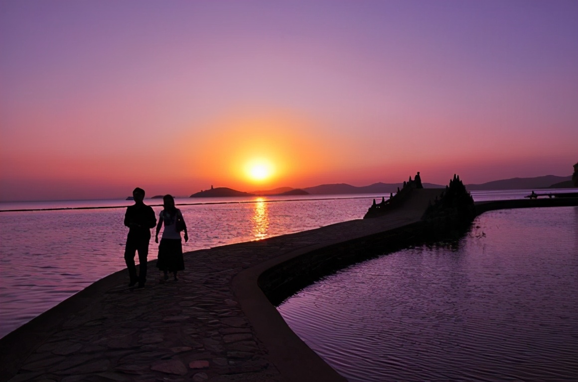 夕阳下的黄昏唯美句子（日落夕阳唯美句子分享）