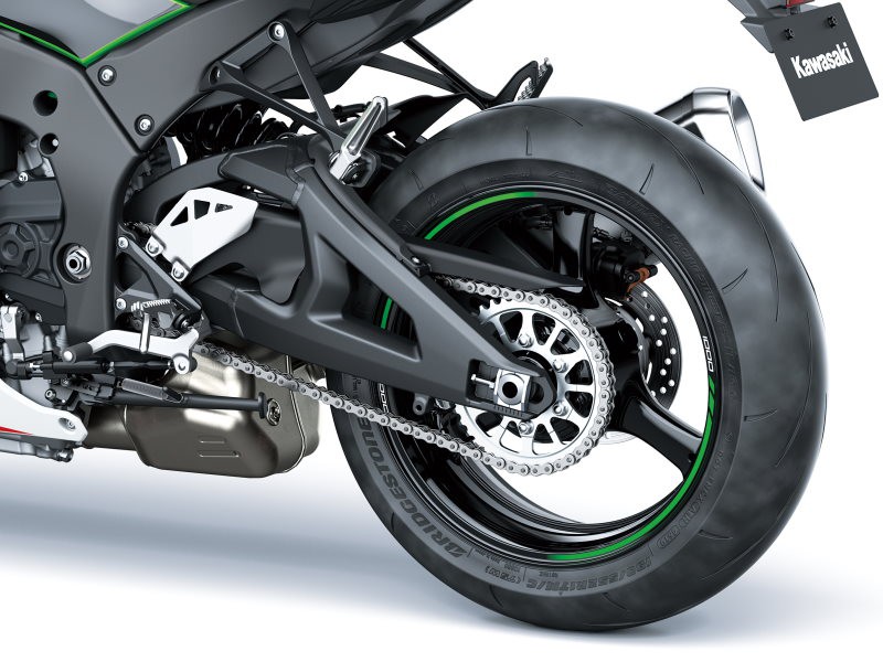 川崎zx10r摩托车马力和舒适度都具有