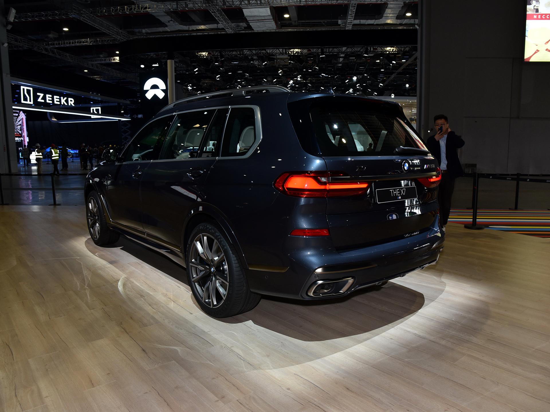 原装进口6座带按摩旗舰,顶级大型suv配v8双涡轮,实拍宝马x7