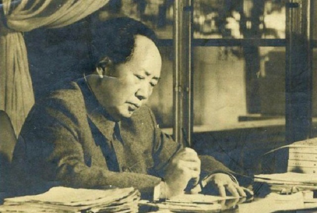 1931年三名青年抢走我党救命金，18年后毛主席下令彻查，真相如何