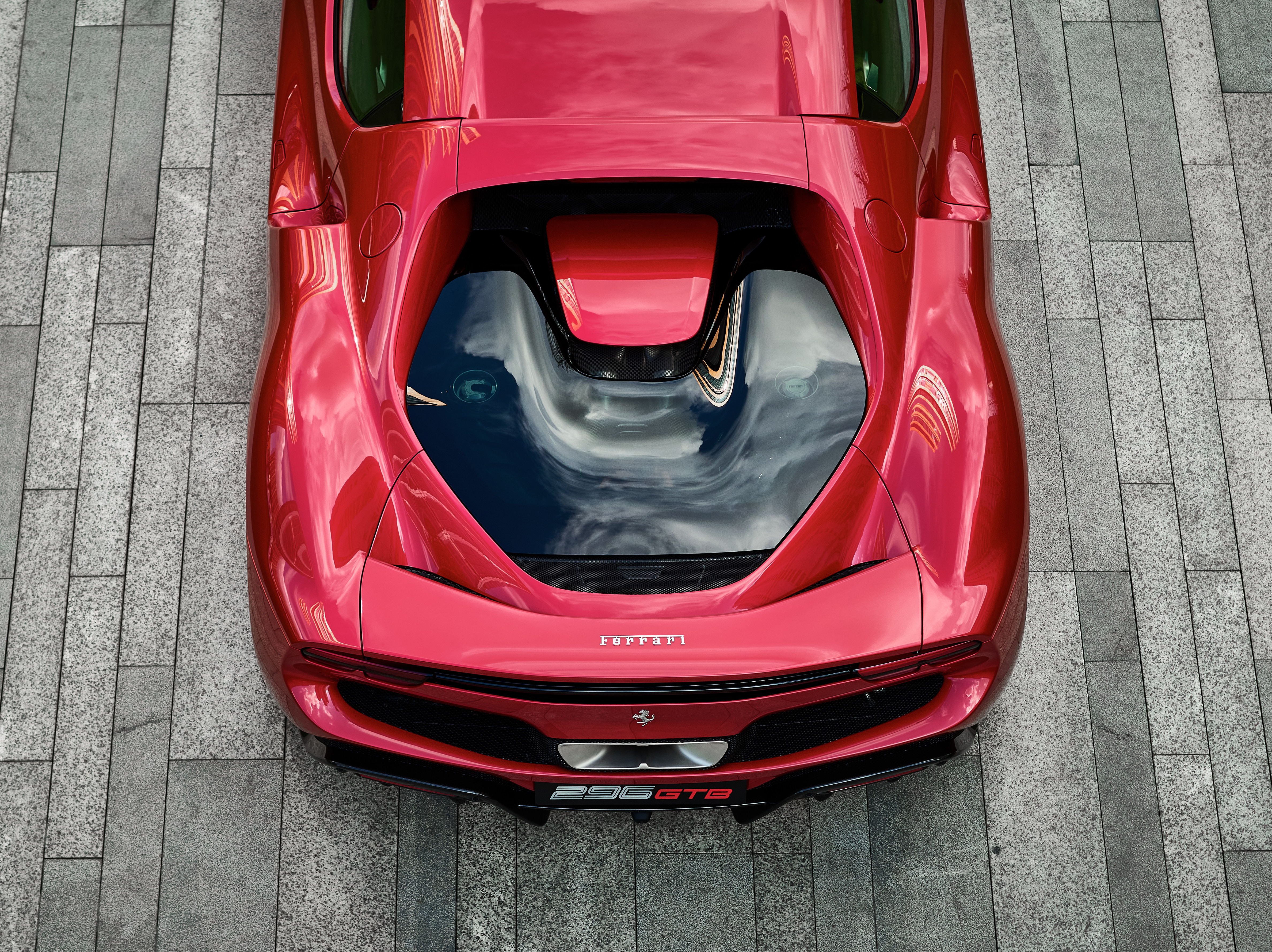 法拉利296 gtb开启全新v6时代 诠释"驾趣·新玩「法」"