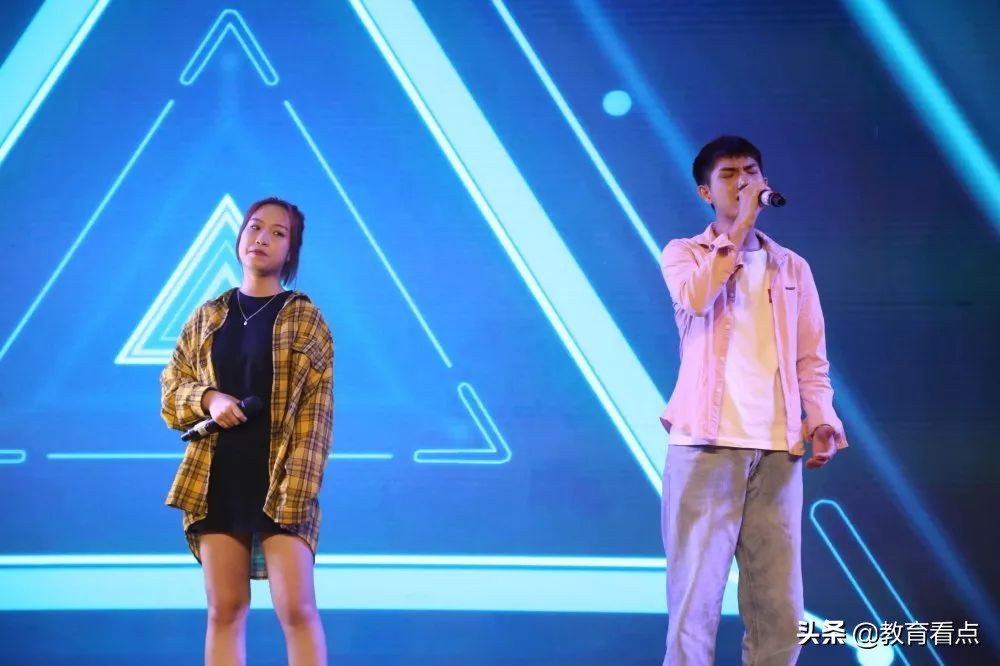 青春献礼新时代，为广东省华立技师学院艺术节点赞