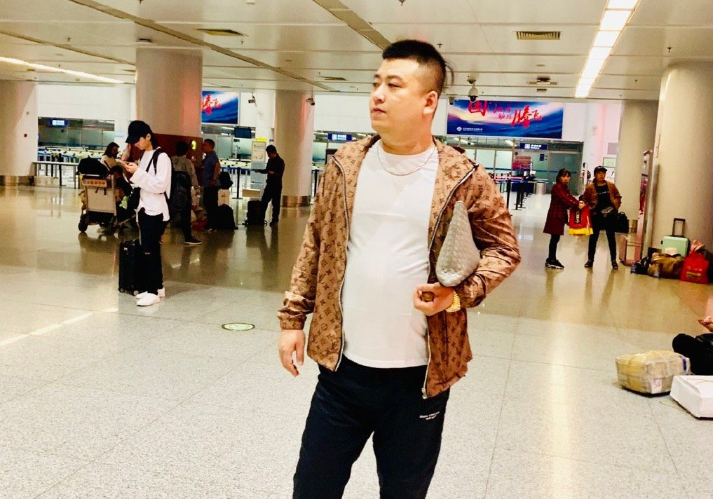而天津李四,则落了一个"南征北战,谁都不干"的"骂名".