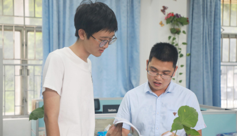 新高考选科迷之组合，物理化学政治成“天坑”，越到后期难度越高