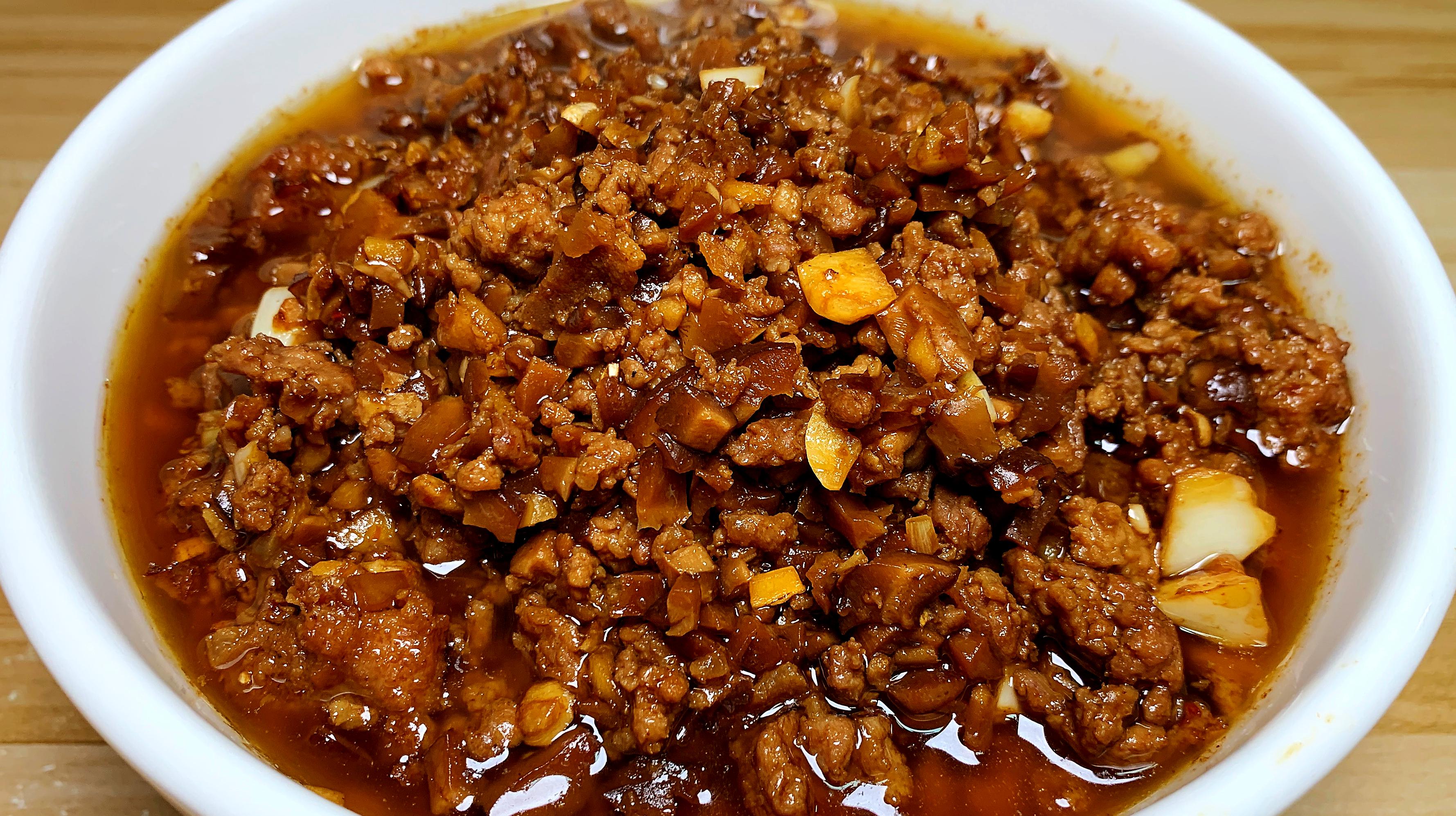 爱吃面条的收藏好，面馆老板教我特色炸酱做法，拌面拌饭都好吃
