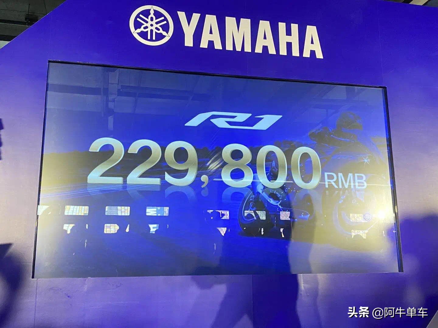 22.98万，雅马哈YZF-R1国内售价公布，最便宜的进口公升级仿赛？