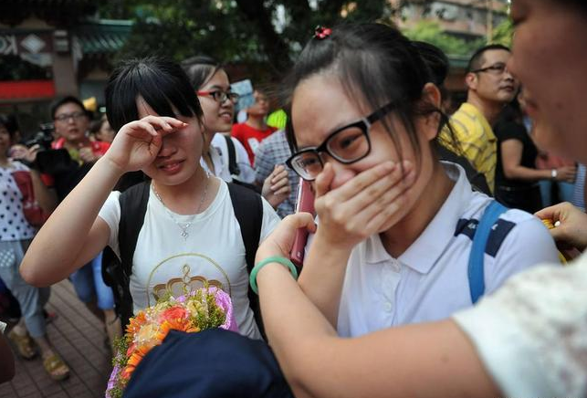 山东4.8万考生惨遭滑档，原因和“政策”有关，过本科线也无用