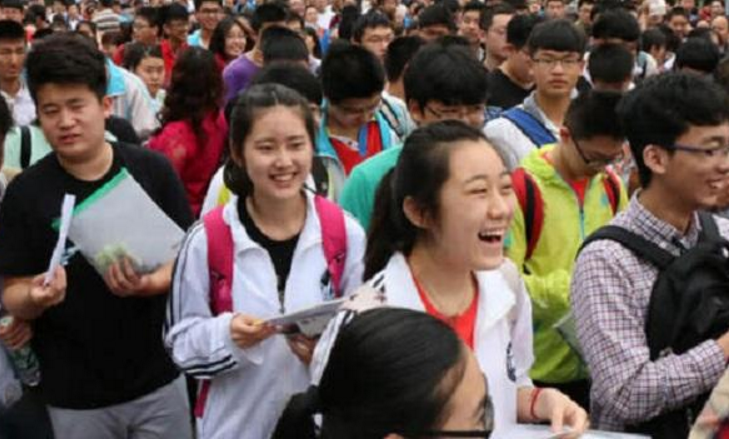 985和211及普通本有什么区别？通过3张图直接再现，真的好真实