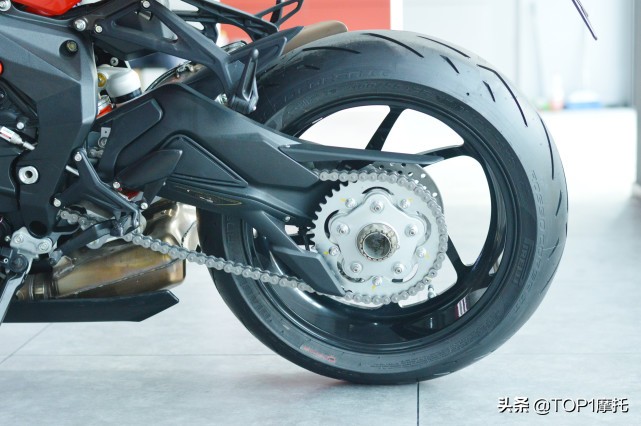 最贵的中量级跑车之一 MV Agusta F3到店实拍