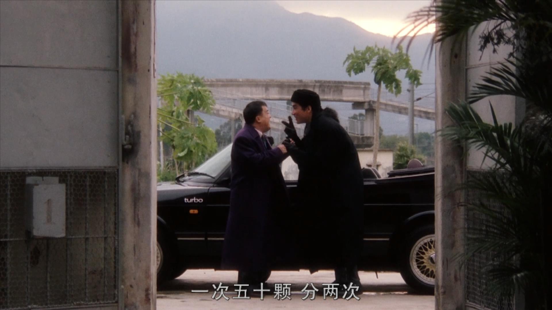 32年前，王祖贤大尺度出演潘金莲，曾志伟的武大郎更是形象贴切