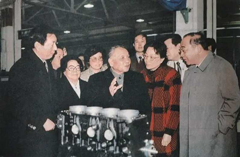 苏联解体时间是哪一年（苏联解体对我国的影响）