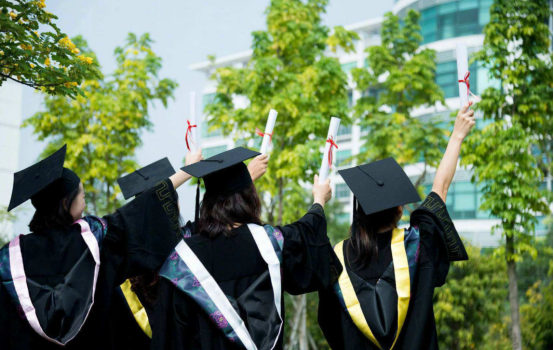 三本大学到底值得念吗？北大教授直言“误人子弟”，家长表示认同