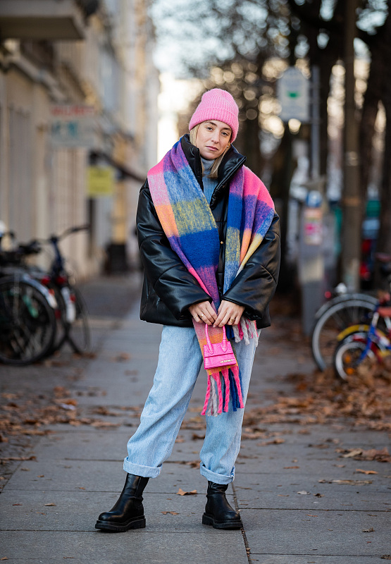 秋冬脖颈怕冷的女生，学会这几种“围巾”高级系法，保暖又时髦
