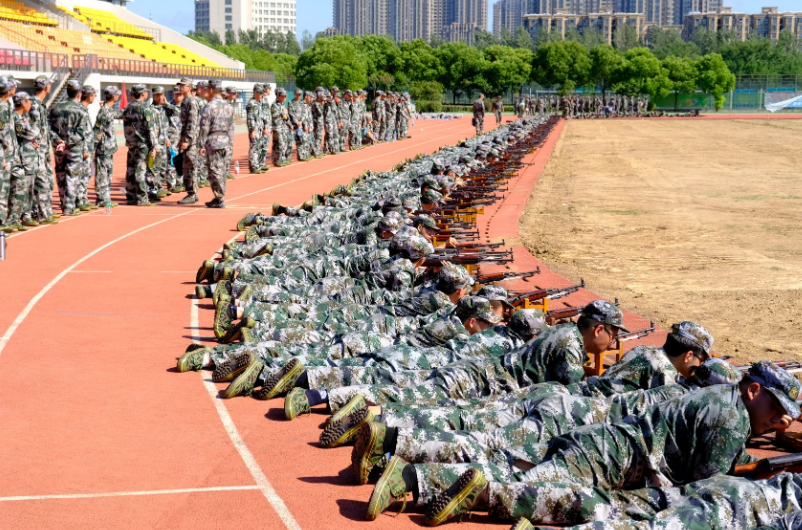 军训本是为了磨炼学生意志，如今却“变了味”，军训的意义何在
