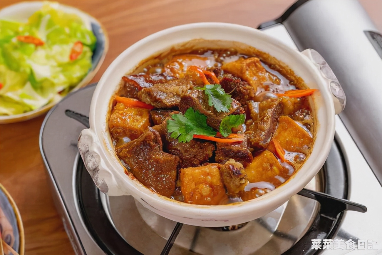 秒杀大排档的好方子，一焖香绝了！懂行的都在吃它