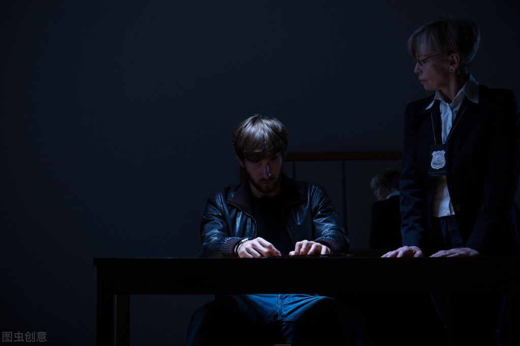 故事：美国女子3年前离奇死亡，一瓶眼药水揭开了事情的真相