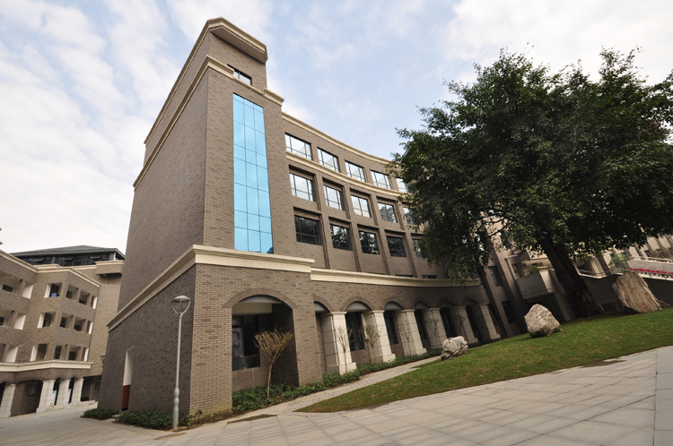 四川成都六所好高中，七中林荫领跑，树德宁夏摘得省文科状元桂冠