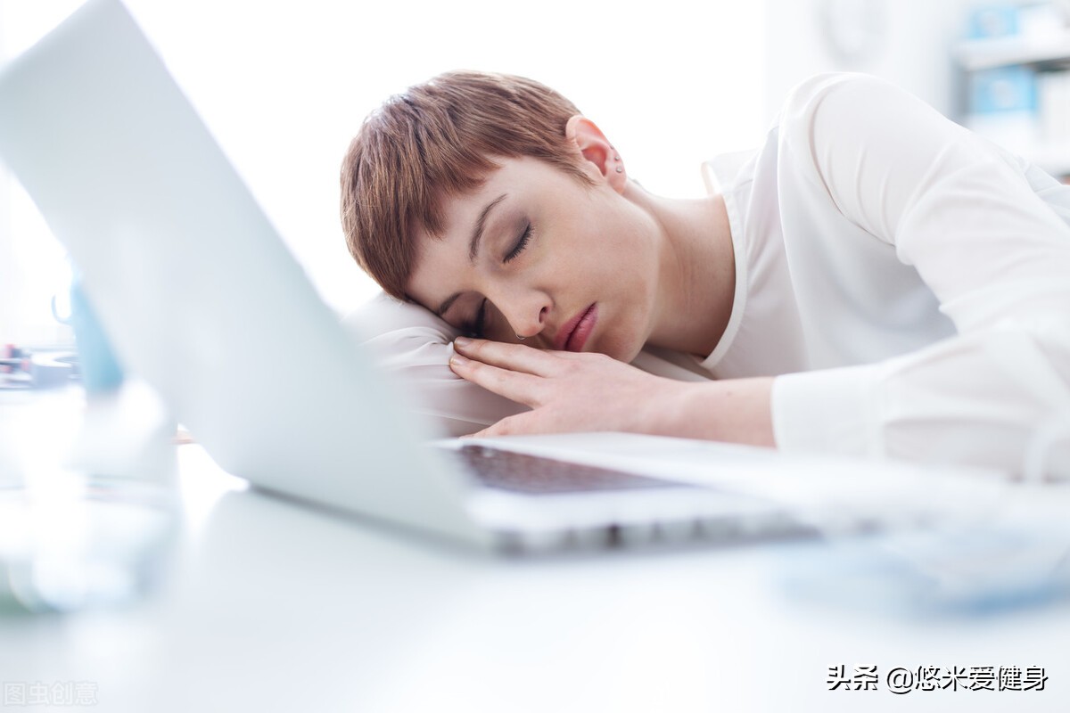 肚子上的脂肪太厚如何减肥？掌握4个燃脂方法，让你的腹部变平坦