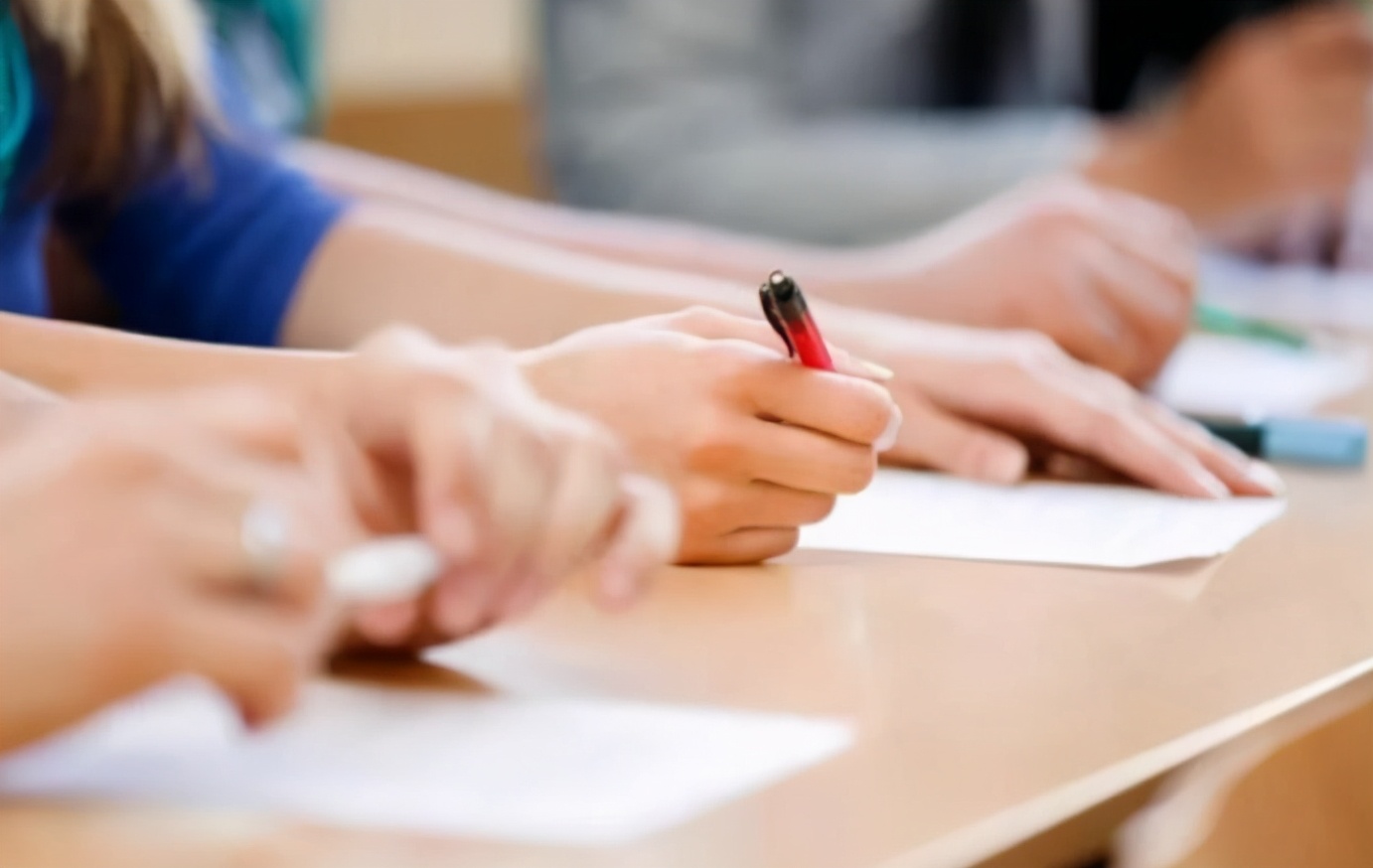 外籍考生降低要求，招生标准引发热议，清华表示含金量不同