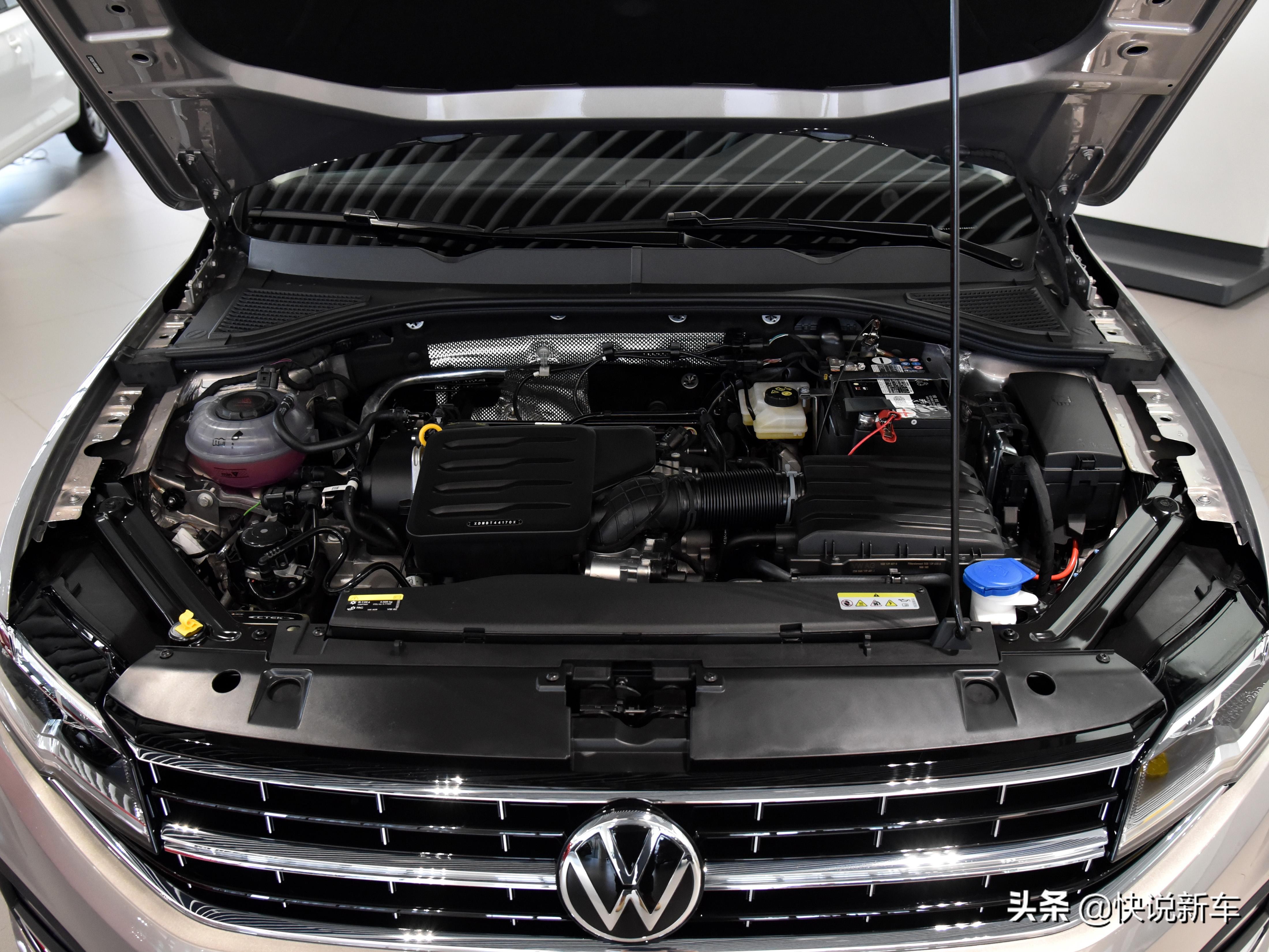 手动自动都有，合资品质不低，大空间三厢，实拍宝来