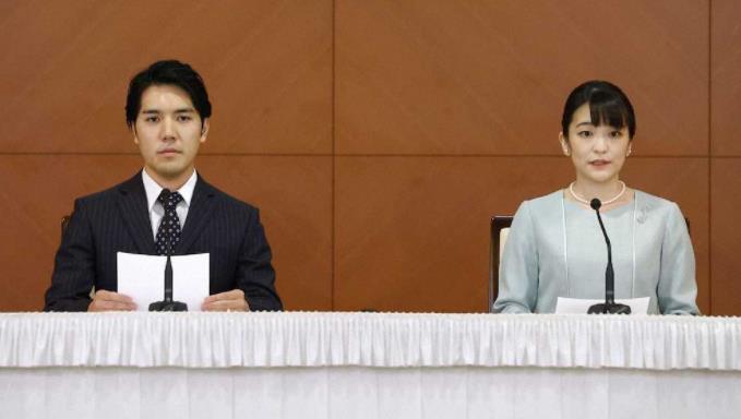 日本公主刚下嫁，驸马被爆律师考试落榜！网友骂：你要靠公主养吗