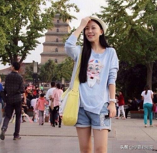 中南大学“最美”英语老师火了，颜值高，且讲课方式“独特”