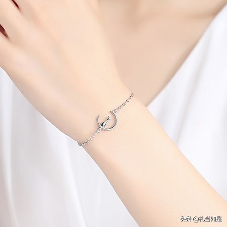女生本命年送什么礼物（女生本命年送什么生日礼物好）