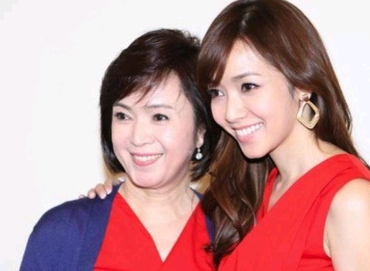 "最强外室"林月云:连撬两任闺蜜老公,厮守30年后,获巨额遗产