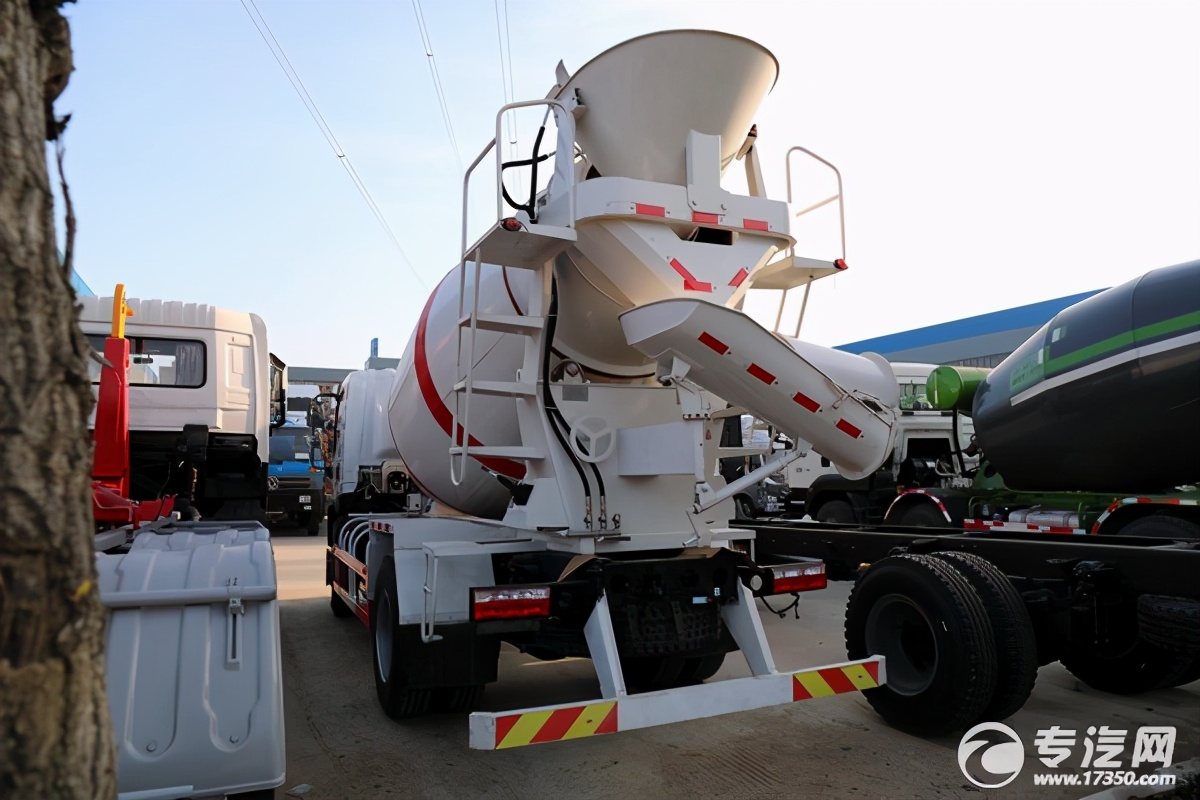 高端配置 东风福瑞卡F7国六3.98方搅拌车