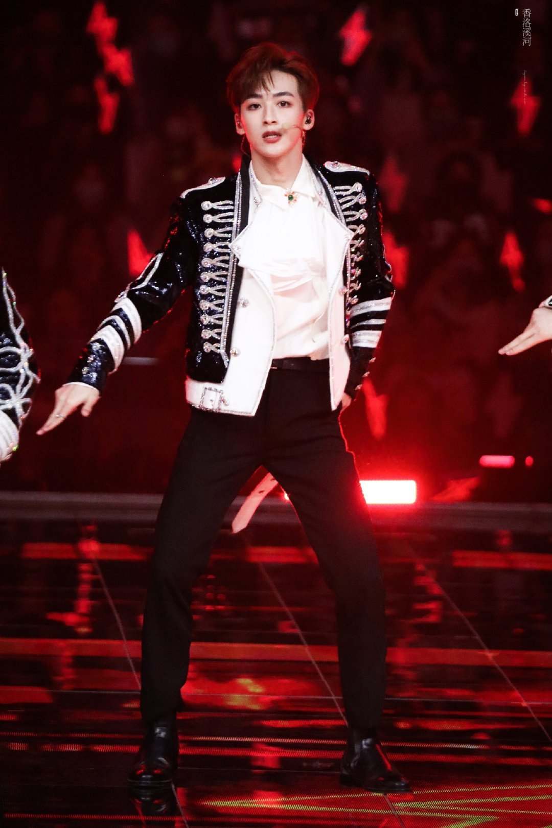 R1SE何洛洛：为出道选择弃考，今出演