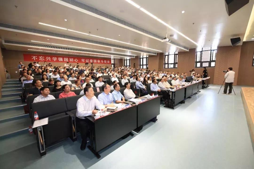 中国第一所“没有围墙的大学”宿舍图曝光！网友：我要考西安交大！