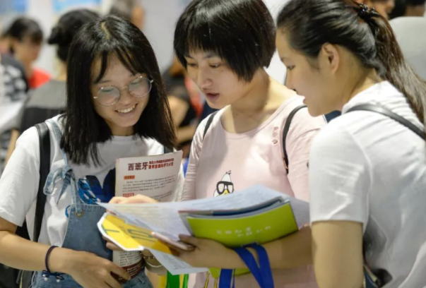 安徽高考生成绩超一本线7分，捡漏武汉211大学，填报志愿很重要