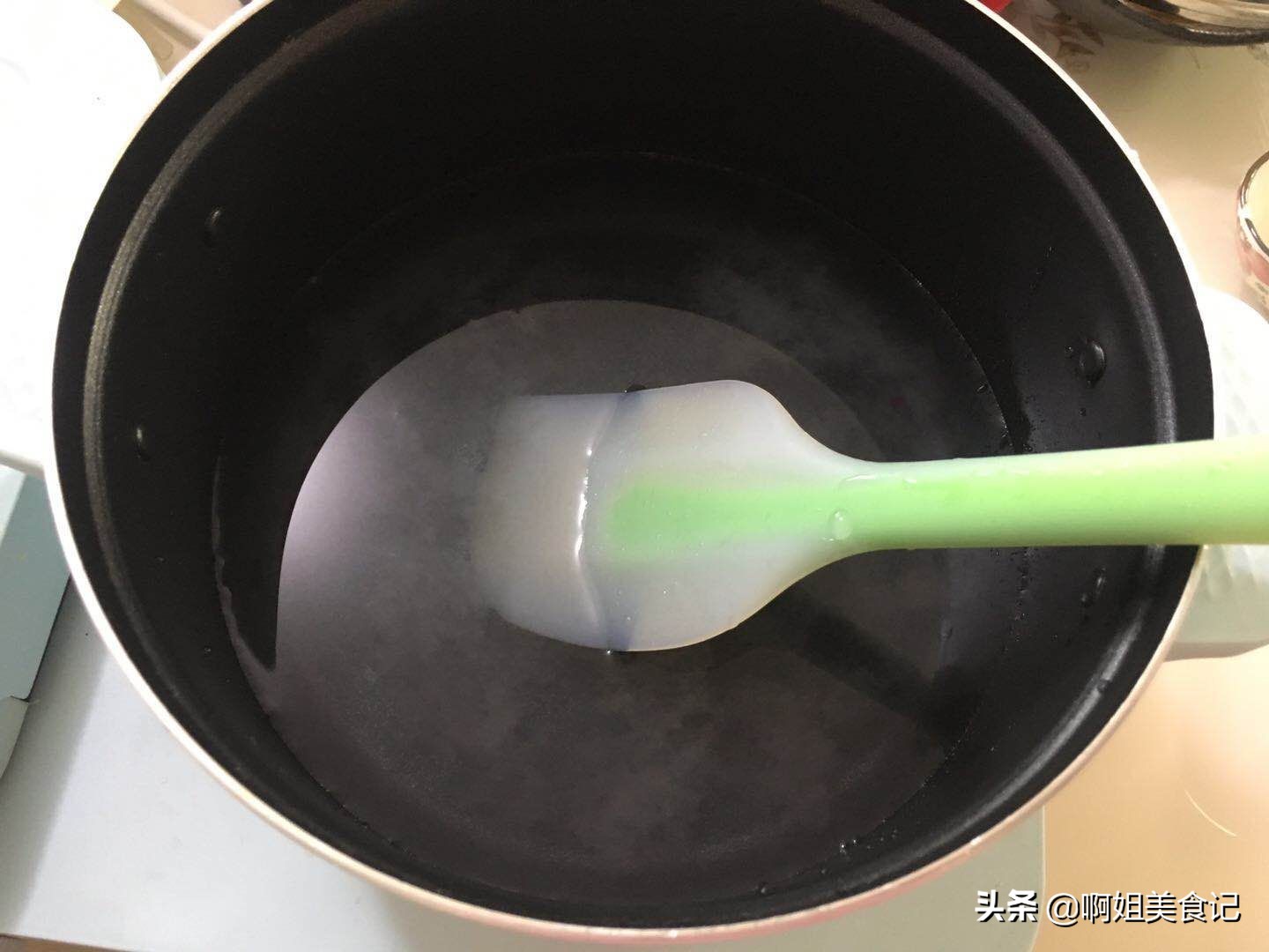 白凉粉的两种吃法，Q弹嫩滑，清凉解暑，孩子天天嚷着吃