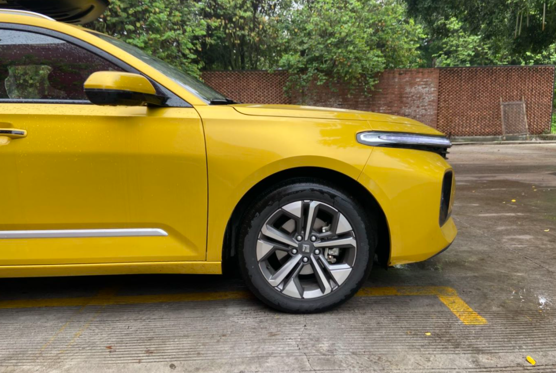 “四厢车”宝骏Valli，车长近4米7配“双人床”