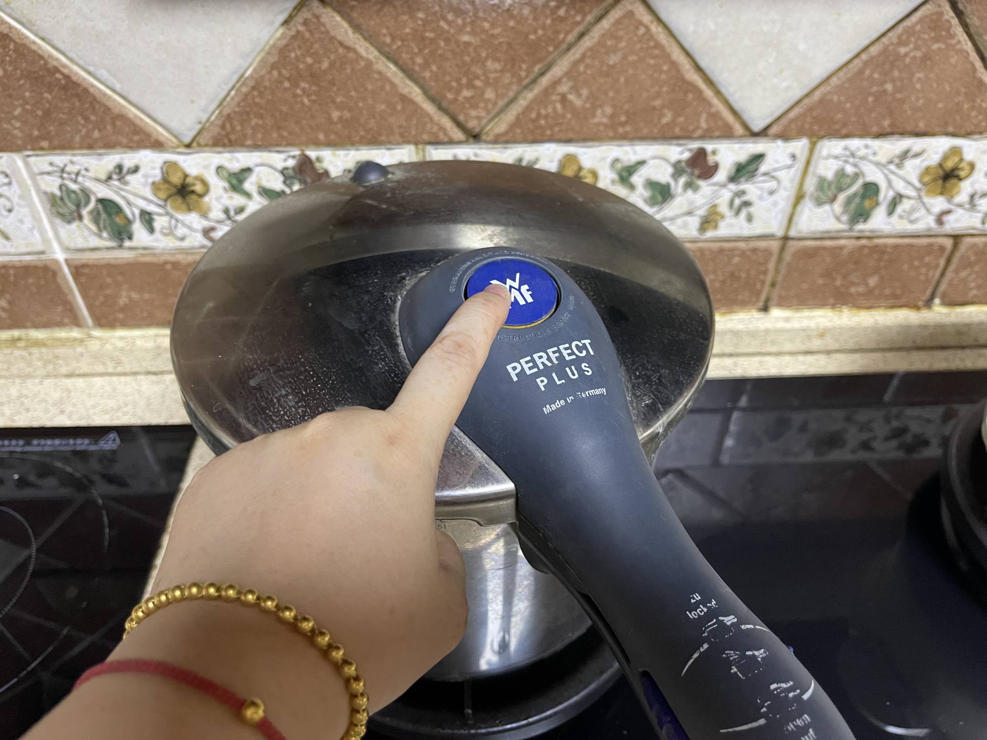 電壓力鍋燉雞,電壓力鍋燉雞肉需要多長時(shí)間好