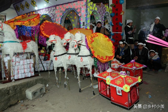 农村“老风俗”非常多，老人去世都有哪些风俗，你们那里还讲究吗