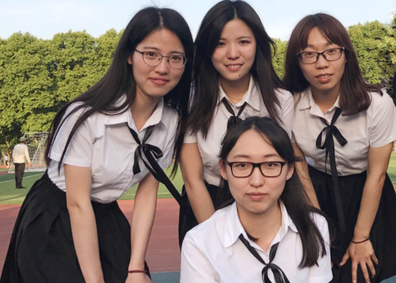 四川一高校女寝火了，6人建3个群，上演现实版“宫斗剧”