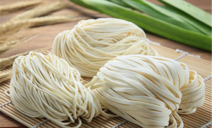 中国十大经典面食排行榜：兰州拉面、北京炸酱面、山西刀削面、陕西油泼面等传统美食榜单