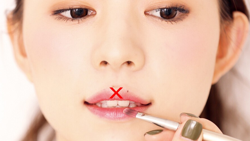 化妆技巧：化妆易犯哪些错误？怎样正确使用化妆品？